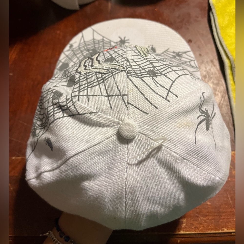 Spiderweb Cap - Picture 4 of 6